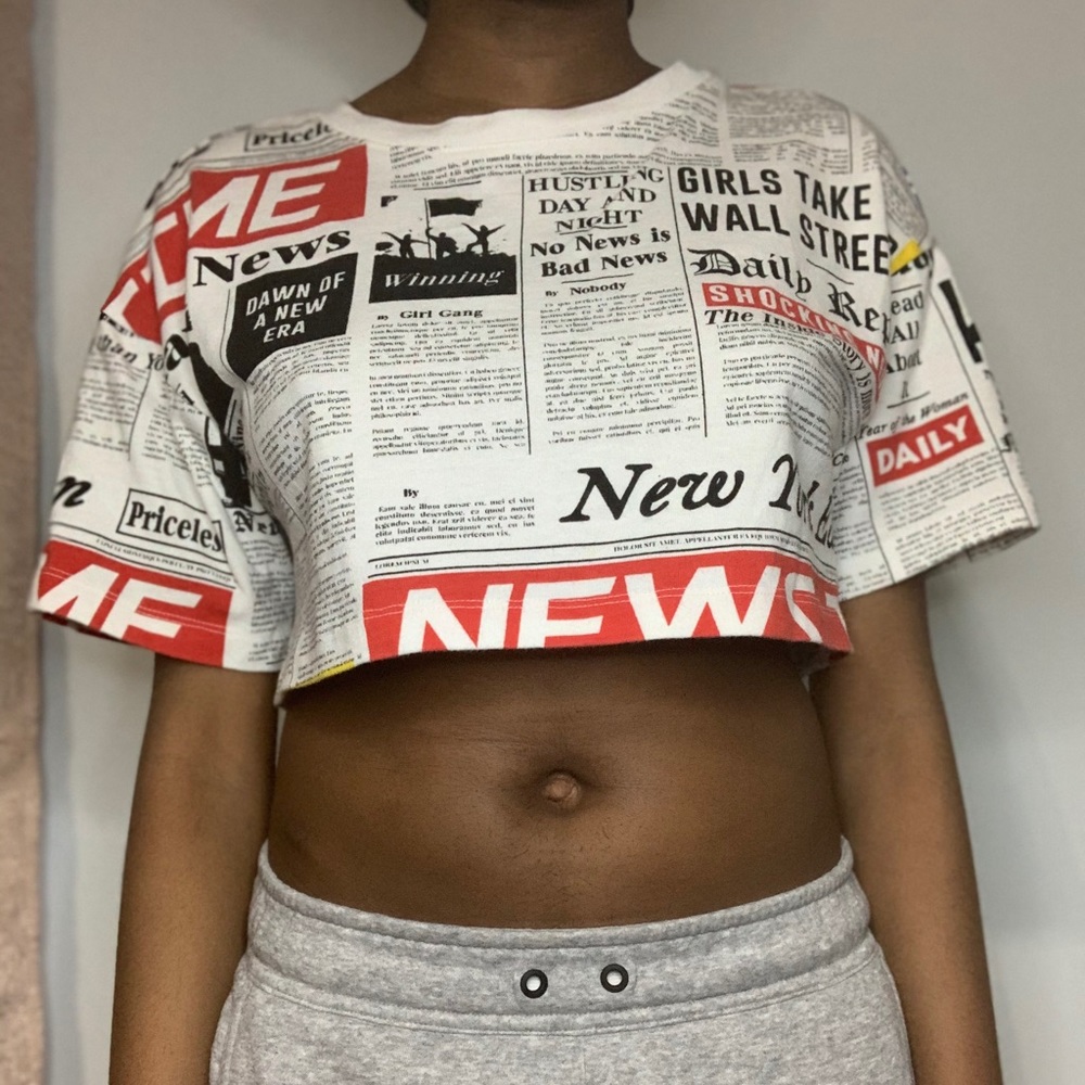 ‼️SOLD‼️Forever 21 graphic newspaper crop tee shirt size small - Picture 2 of 14